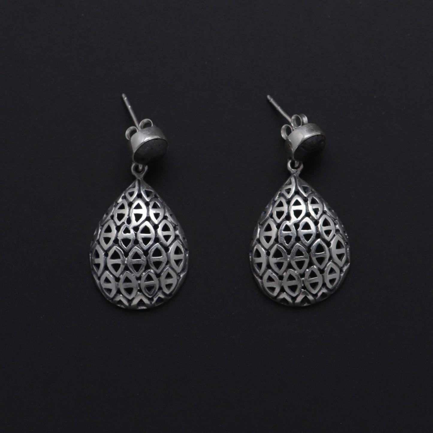 Kaldera Atelier Lilith & Lilith, tear Earrings in 925 Sterling Silver and Mount Agung Lava Stone